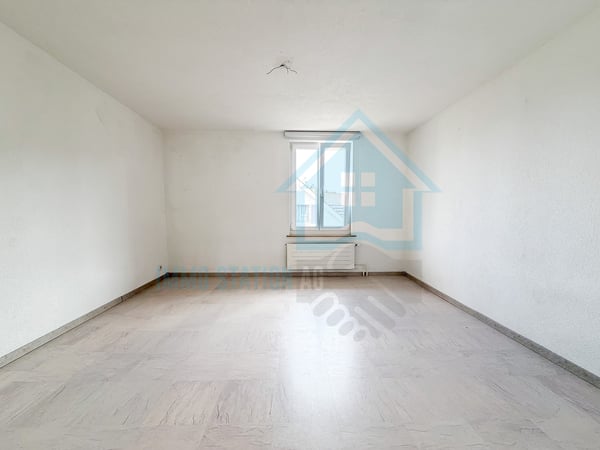 Grosszügiges Zweifamilienhaus mit Garten - ideal für Familien 13