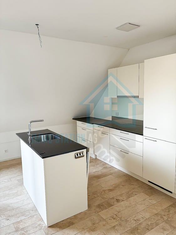 Grosszügige 2.5-Zimmer-Maisonette-Dachwohnung mit gedecktem Balkon 6