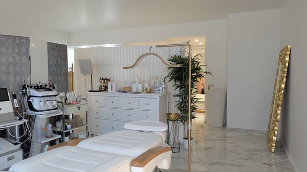 Modernes Gewerbelokal mit 51 m² in Hüntwangen 2