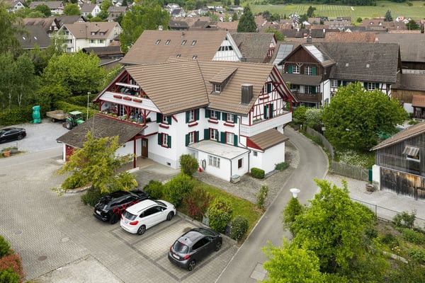 Attraktives Dreifamilienhaus an zentraler Lage 1