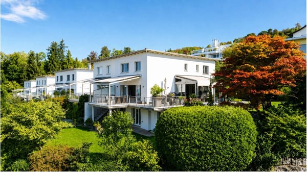 FAMILIENTRAUM MIT SEESICHT: 2.5-Zimmer-Einfamilienhaus in Uetikon am See 2