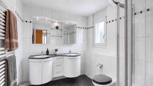FAMILIENTRAUM MIT SEESICHT: 2.5-Zimmer-Einfamilienhaus in Uetikon am See 10