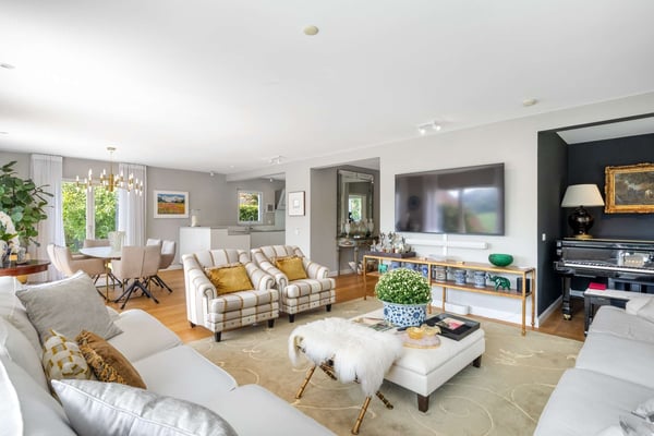 WEITBLICK TRIFFT LANDHAUSCHARME: Elegantes 6.5-Zimmer- Einfamilienhaus auf der Forch 6