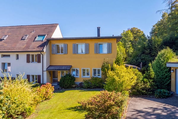 GARTENIDYLLE IN ZÜRICH-AFFOLTERN - Charmantes 2.5-Zimmer-Eck-Einfamilienhaus in ruhiger Lage 2