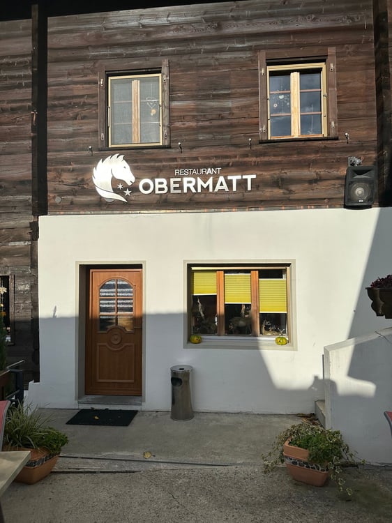 Restaurant mit Wohnung auf 1'090 Meter über dem Meer im Wallis zu kaufen! 8
