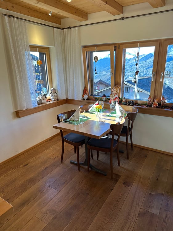 Restaurant mit Wohnung auf 1'090 Meter über dem Meer im Wallis zu kaufen! 12