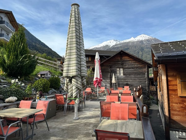 Restaurant mit Wohnung auf 1'090 Meter über dem Meer im Wallis zu kaufen! 7