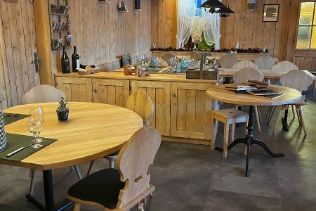 Alpiner Charme trifft Gastfreundschaft – Alpwirtschaft Unterlauelen sucht neue Gastgeber:innen! 5