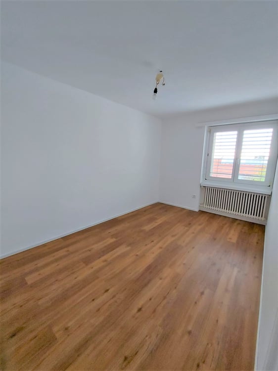 Sanierte 4.5-Zimmerwohnung mit Balkon und Lift 4