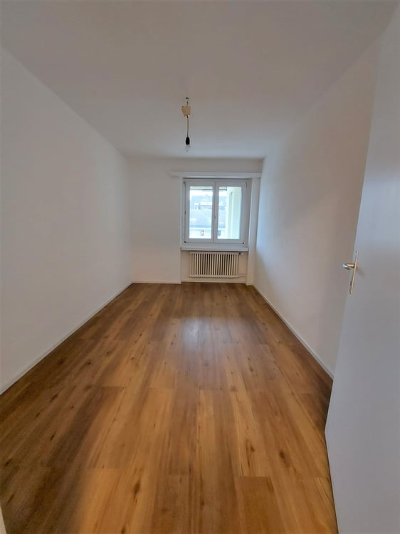 Sanierte 4.5-Zimmerwohnung mit Balkon und Lift 5