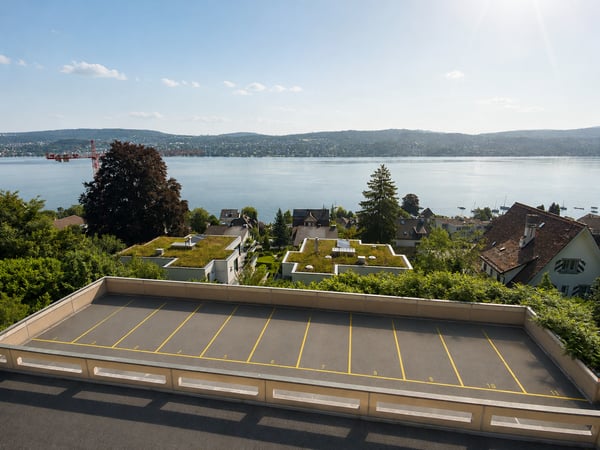 Sicherer Außenparkplatz mit Seesicht in Zürich 5