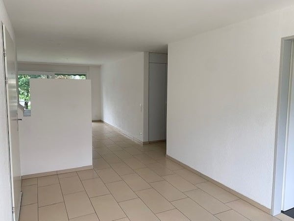 Schöne 4.5-Zimmerwohnung in Seenähe mit Cheminée und Balkon - OHNE LIFT