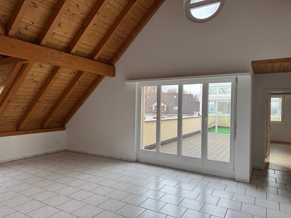 Exklusive 4.5-Zimmer-Dachwohnung mit sonniger Terrasse und Wintergarten 3