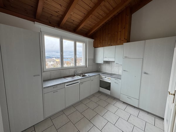 Exklusive 4.5-Zimmer-Dachwohnung mit sonniger Terrasse und Wintergarten 4