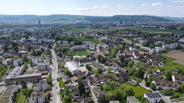Liebhaberobjekt mit Renditepotenzial an ruhiger und zentraler Lage in Dietlikon 19