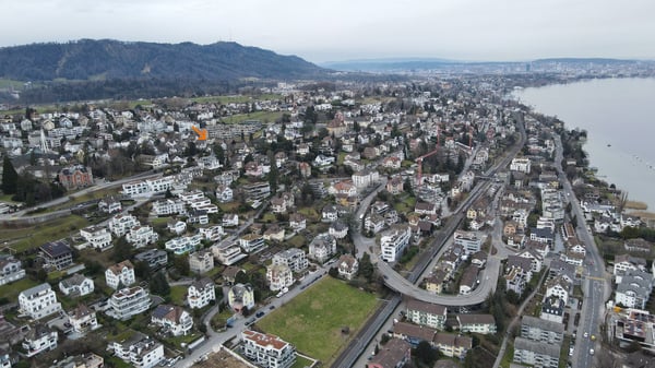 Baugrundstück an zentraler, ruhiger und erhöhter Lage mit See- und Bergsicht 2