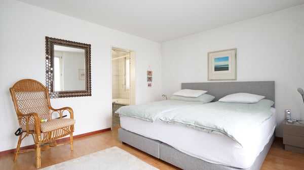 UNVERBAUBARE PANORAMASICHT – 5½-ZIMMER-WOHNUNG ÜBER DEM ZÜRICHSEE 7