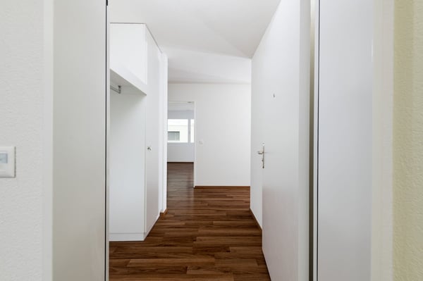 Sehr grosszügige 3.5 Zi-Wohnung 106 m2 an sonniger Lage 4