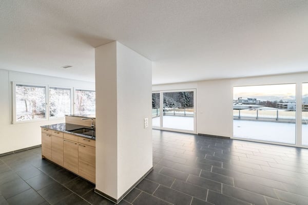 Grosse neuwertig 4.5 Zi-Attikwohnung 131 m2 4
