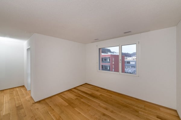 Grosse neuwertig 4.5 Zi-Attikwohnung 131 m2 12
