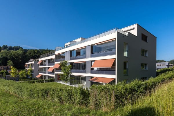 Grosse neuwertig 4.5 Zi-Attikwohnung 131 m2