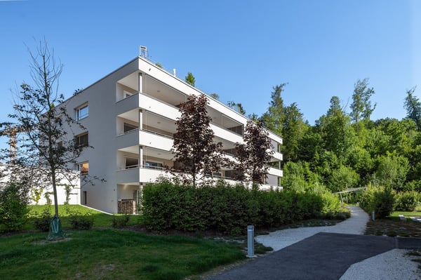 Neuwertige 3.5 Zi-Wohnung im Grünen 102m2