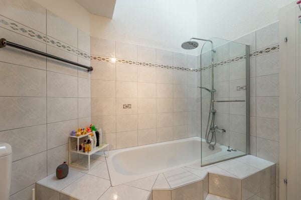 Grosszügige Familienwohnung an ruhiger Lage 8