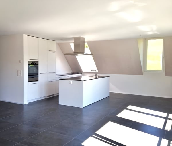 Attraktive 4.5-Zimmer-Maisonettewohnung an ruhiger Lage in Kollbrunn 2