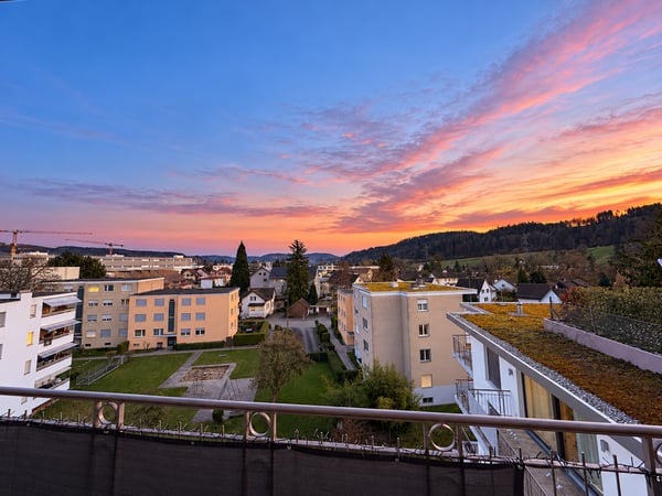 gehobene 3.5-Zi-Wohnung mit Balkon und Weitsicht direkt beim Bahnhof 6