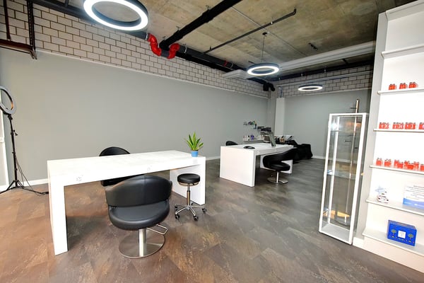 Attraktive Gewerbefläche im Rietbachcenter – ideal für Beauty, Coiffeur oder Dienstleistung (120 m²) 8