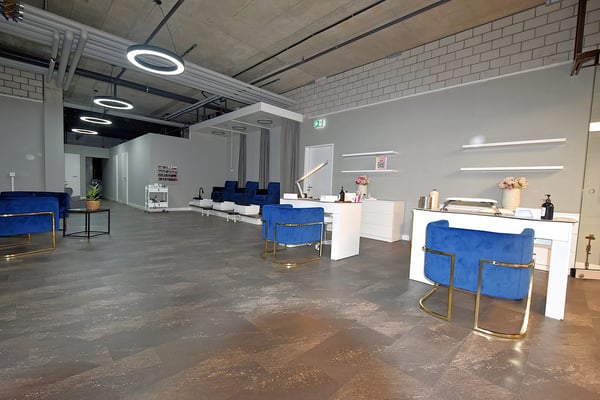 Attraktive Gewerbefläche im Rietbachcenter – ideal für Beauty, Coiffeur oder Dienstleistung (120 m²) 6