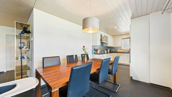 Charmantes Wohnen unter dem Dach mit Blick ins Grüne 2