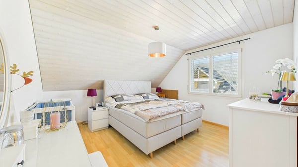 Charmantes Wohnen unter dem Dach mit Blick ins Grüne 6