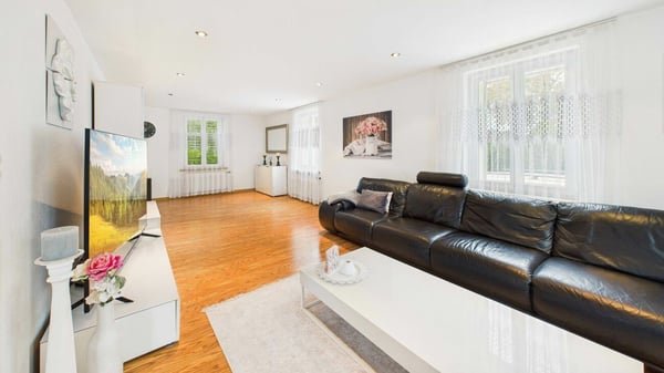 Grosszügiges Wohnerlebnis mit Potenzial 4