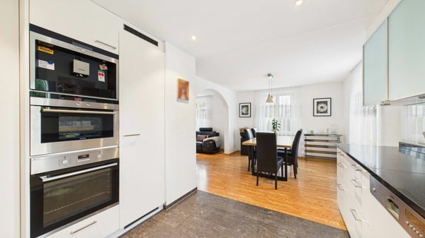 Grosszügiges Wohnerlebnis mit Potenzial 6