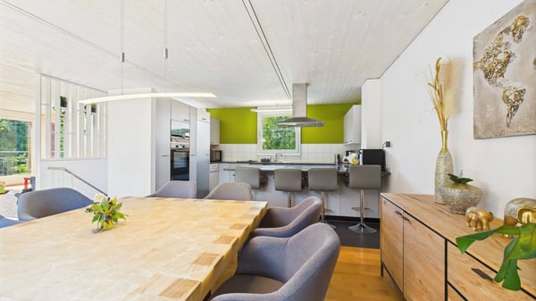 Wohnen über zwei Ebenen - Grosszügige Maisonette-Attikawohnung mit Weitsicht im Bezirk Baden 5