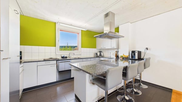 Wohnen über zwei Ebenen - Grosszügige Maisonette-Attikawohnung mit Weitsicht im Bezirk Baden 6