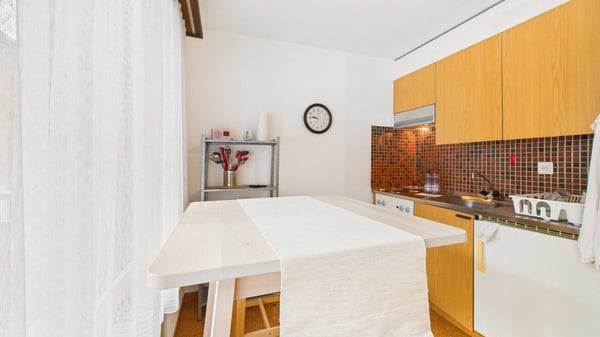 Charmante Ferienwohnung mit Balkon und Morgensonne in Leukerbad 4