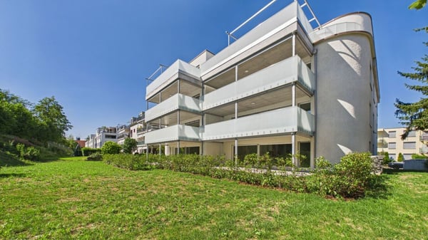 Licht, Aussicht und Lage - modernes Wohnen in Dietikon 1