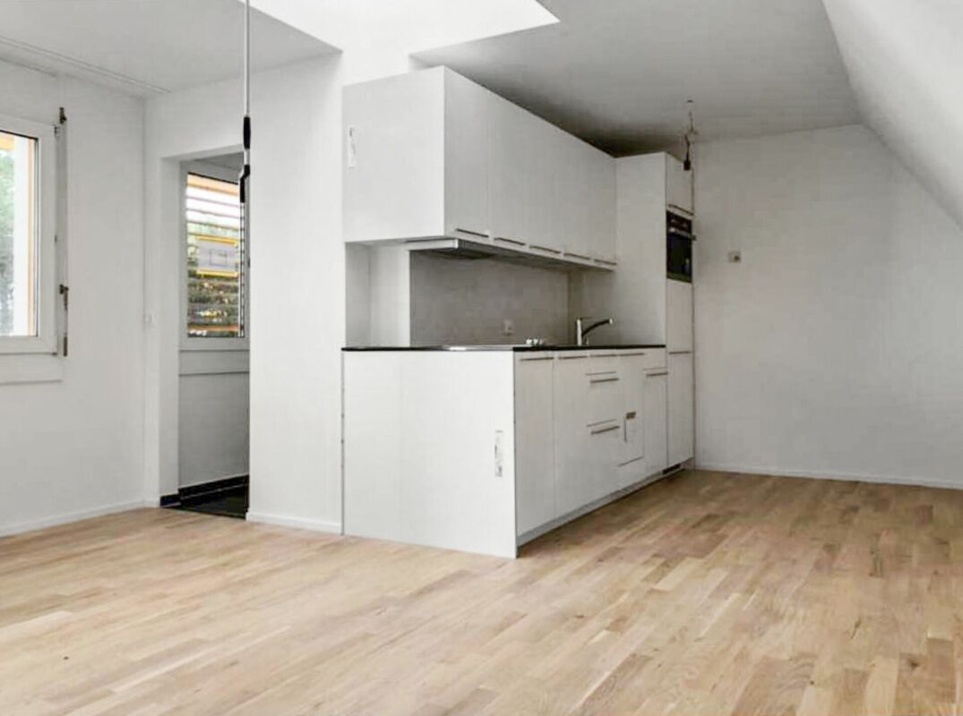 Attraktives Renditeobjekt in Dietikon - sanierte 3.5-Zimmer-Wohnung mit Atelier