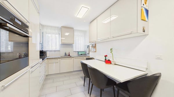 Komfortable 4.5-Zimmer-Wohnung mit praktischer Raumaufteilung 6