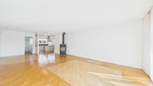 Helle 4.5-Zimmer-Wohnung mit beeindruckendem Berg- und Naturblick 3