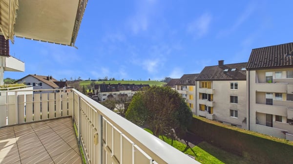 Helle 4.5-Zimmer-Wohnung mit beeindruckendem Berg- und Naturblick 13