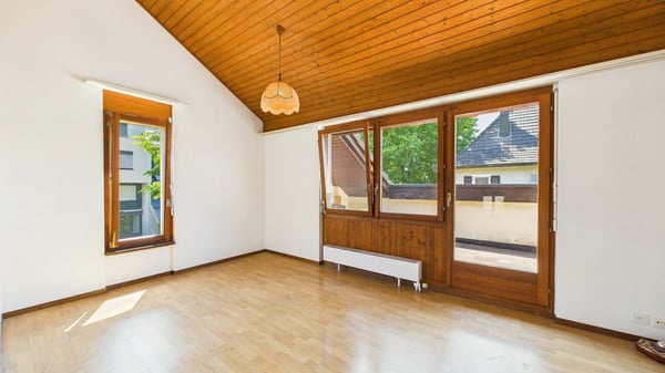 Charmantes 4.5-Zimmer-Doppeleinfamilienhaus mit neuer Küche, Garten und Cheminée 7