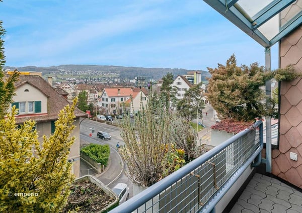 Renovierte Maisonette-Wohnung im Baurecht - Zentral gelegen mit Aussicht und Cheminée 10
