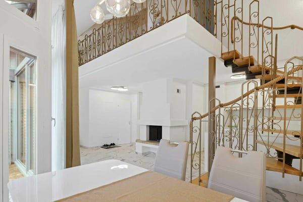 Renovierte Maisonette-Wohnung im Baurecht - Zentral gelegen mit Aussicht und Cheminée 3