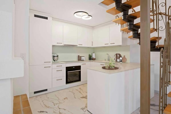 Renovierte Maisonette-Wohnung im Baurecht - Zentral gelegen mit Aussicht und Cheminée 4