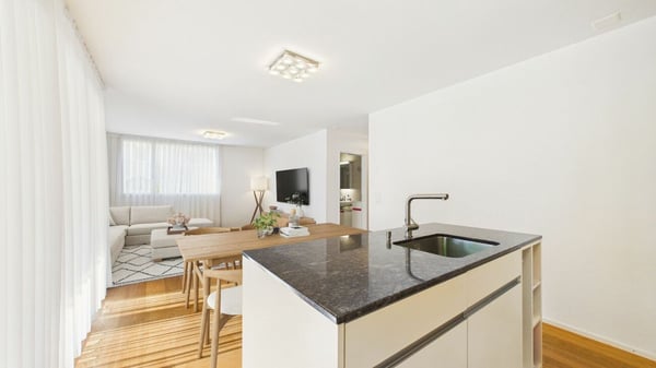 Attraktive 3.5-Zimmer-Gartenwohnung im beliebten Näniker-Quartier 7
