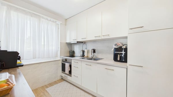 Im Baurecht: 3.5-Zimmer-Wohnung mit sonnigem Balkon in Dietikon 5