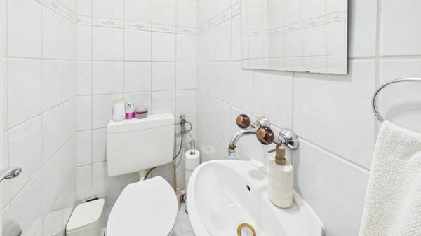 Im Baurecht: 3.5-Zimmer-Wohnung mit sonnigem Balkon in Dietikon 9